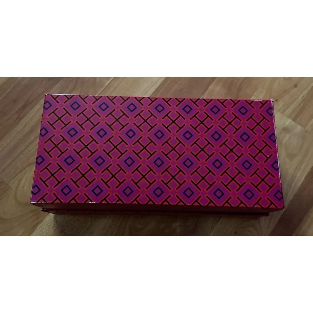 Tory‎ Burch empty shoe box